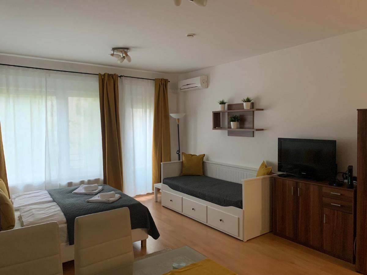 Corvin Fontana Apartment บูดาเปสต์ ภายนอก รูปภาพ